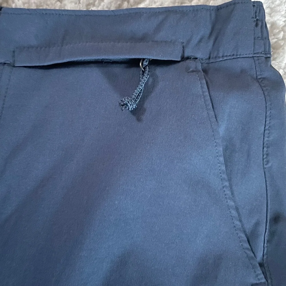 The North Face Mens 32‎ Shorts Blue Outdoor Hiking Casual stretchy Lightweight